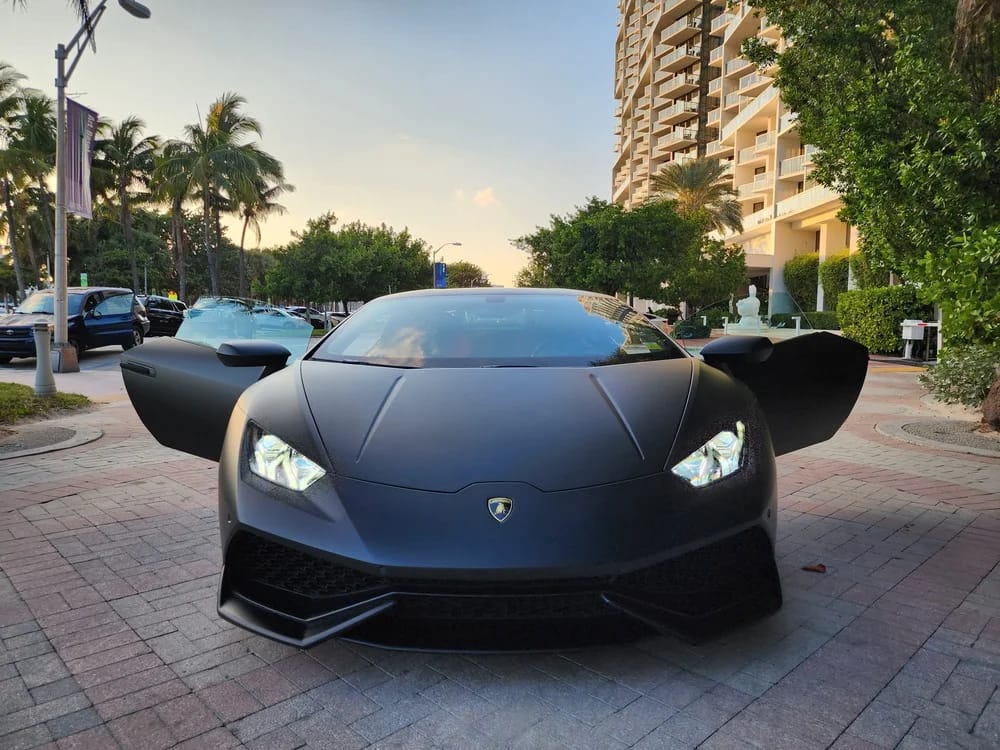 vip services - supercars - lamborghini huracan matt black